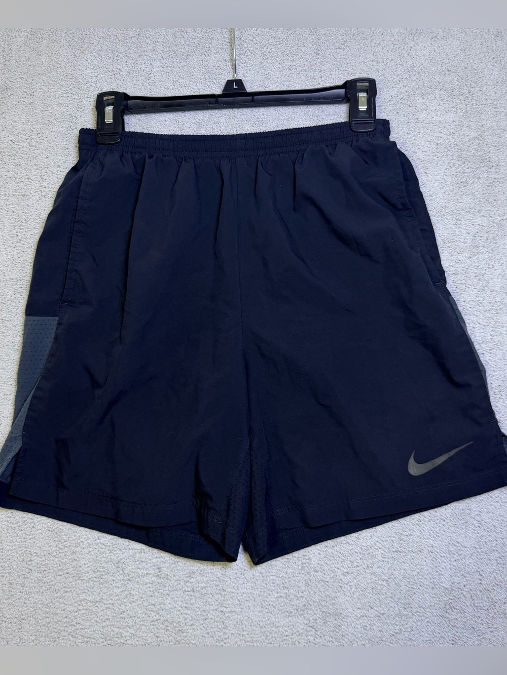 Nike Dri Fit Challenger Running Shorts Mens L Black Mesh Trim Athletic Fit 7”